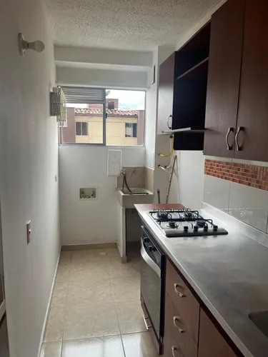 Apartamento Con Excelentes Espacios En Los Colores - Medellín, ¡oportunidad!