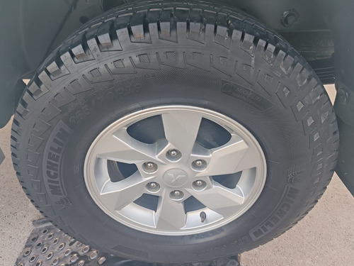 Mitsubishi L200 2.4 Cabina Doble 4x2 Mt