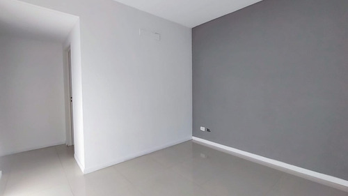 Imagen 9 de 18 de Venta De Departamento En Villa De Mayo