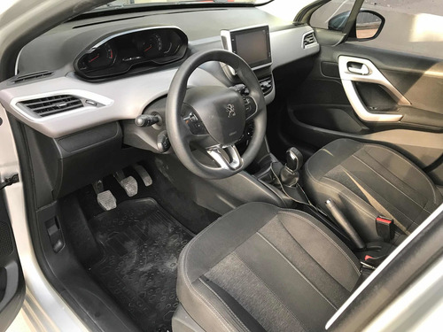 Imagen 11 de 15 de Peugeot 208 2020 1.6 Allure