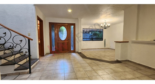 Residencia En Venta Con Ubicación Privilegiada En Querétaro