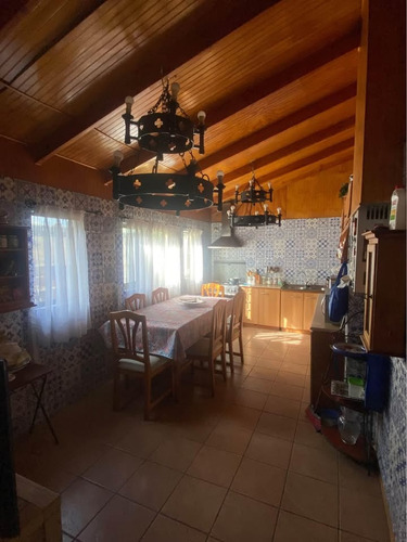 Amplia Casa Independiente Con 232mts Construidos, 5d 3b