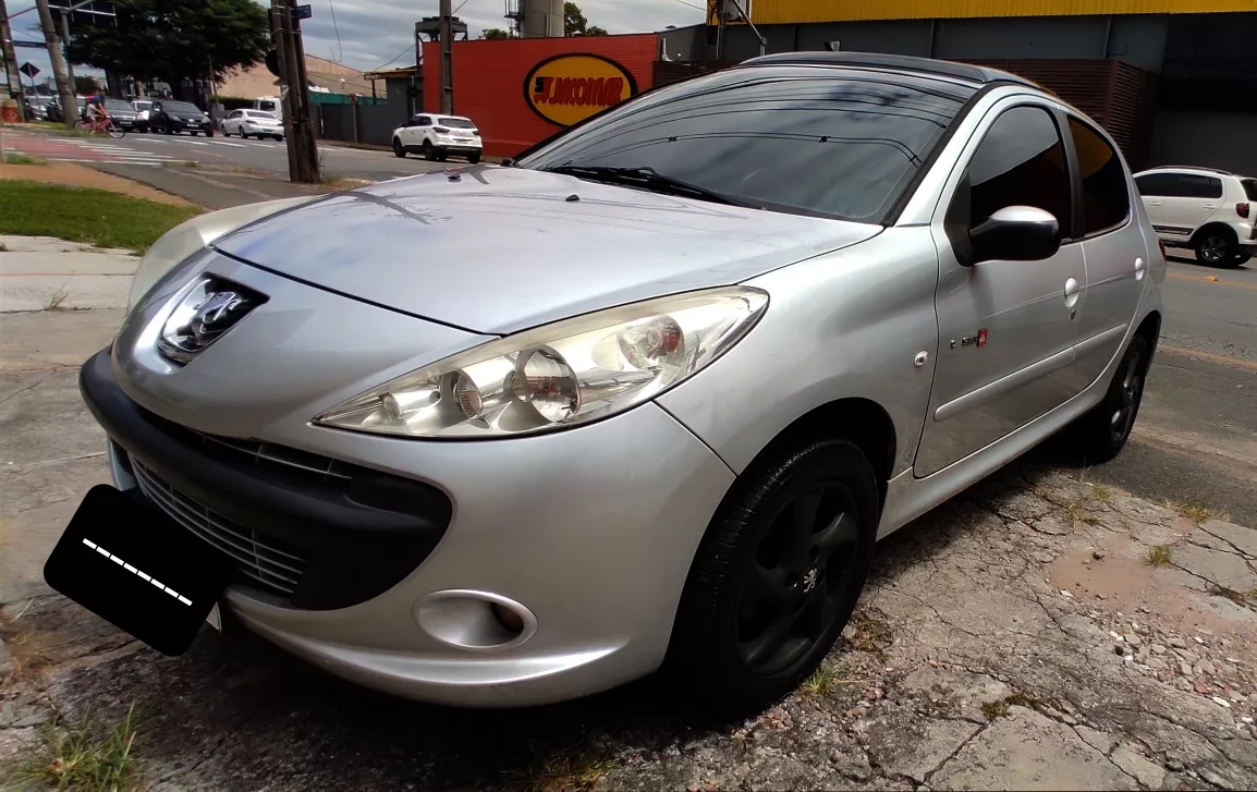 Peugeot 207 1.4 Quiksilver Flex 5p