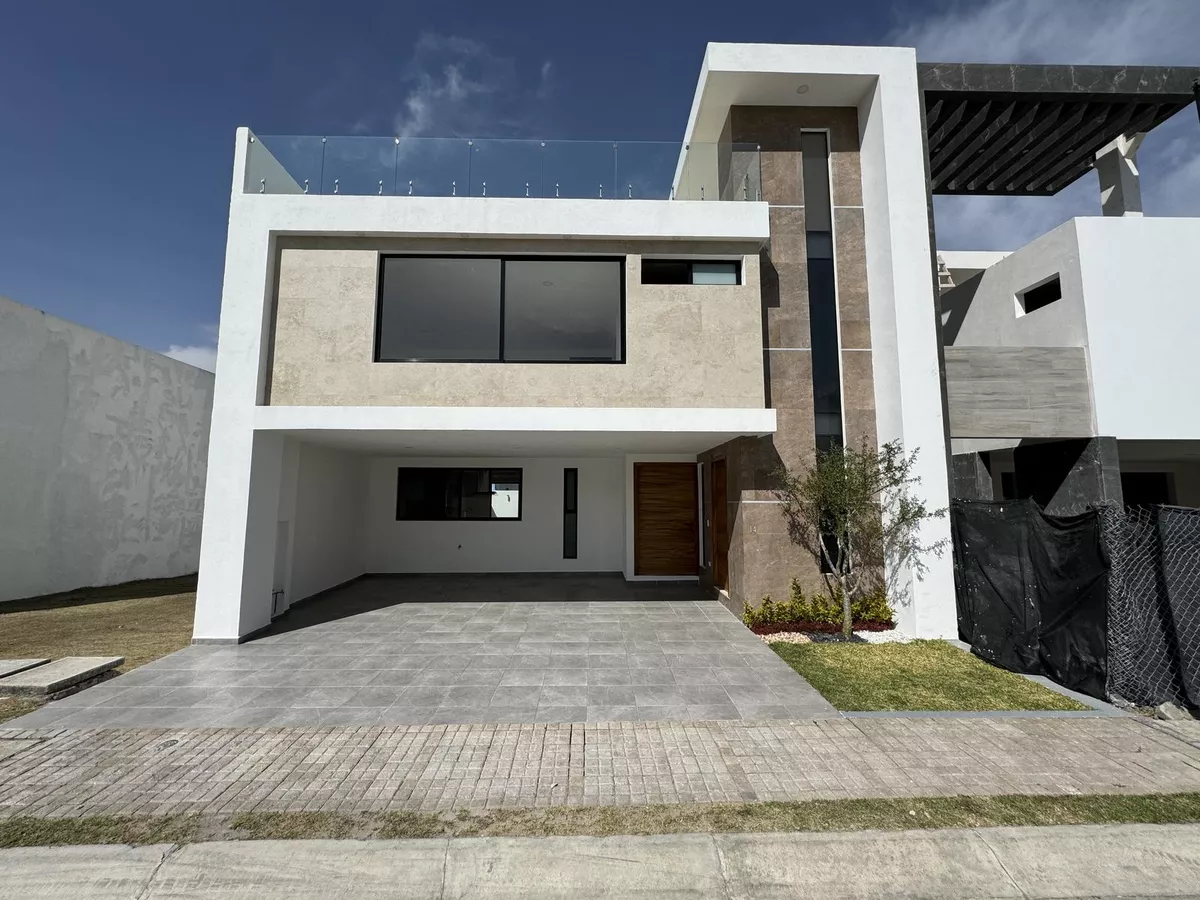 Casa En Venta En Parque Aguascalientes, Zona Lomas De Angelópolis Iii