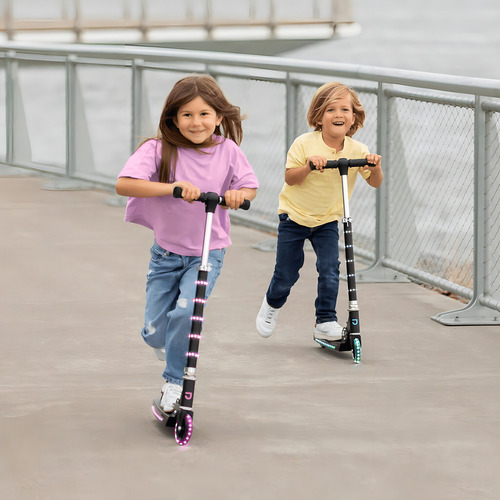 Patineta Jetson Orbit Luces Led Rosas Plegable Negra / J Color Negro