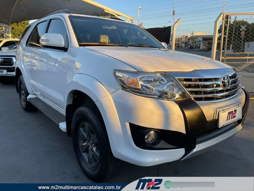 Imagem 2 de 9 de Toyota Hilux Sw4 Sr 4x2 2.7 Flex 16v Aut. Flex 2014