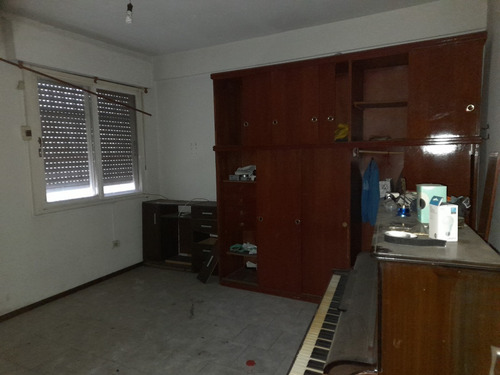 Imagen 9 de 15 de Edificio Comercial Laferrere Centro Media Cuadra De Estacion 2 Locales Y 3 Departamentos