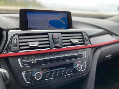 Imagen 6 de 10 de Bmw Serie 3 2013 2.0 328i Sedán Sport 245cv