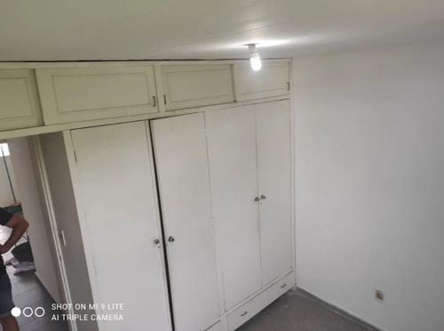 Alquiler Apartamento En Bolívar. 2 Dormitorios.