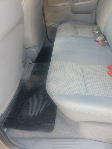 Imagen 8 de 14 de Toyota Hilux 2010 2.5 Cab Doble 4x2
