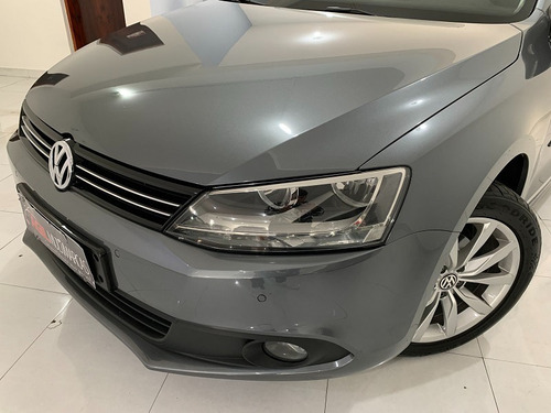 Imagem 11 de 11 de Volkswagen Jetta 2.0 Confortline Único Dono 2014 Cinza