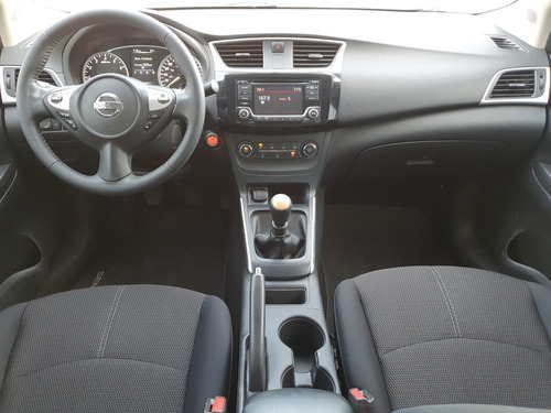 Imagen 12 de 21 de Nissan Sentra 2017 1.8 Advance Mt