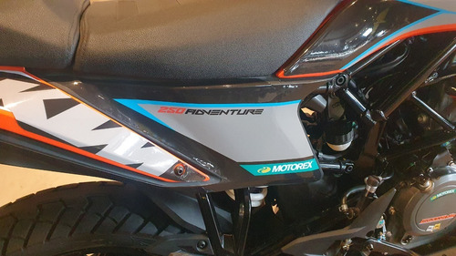 Imagen 2 de 17 de Ktm Adventure 250 2022 1000km Gtia Fabrica Impecable