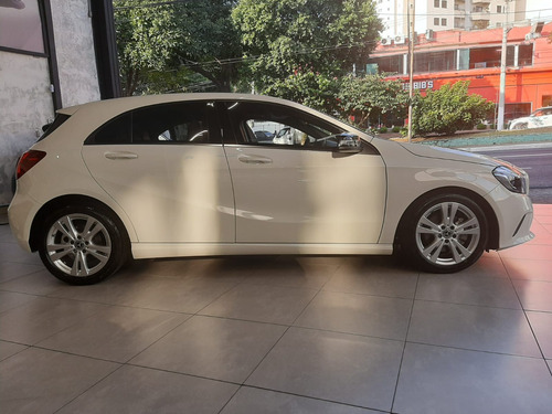 Mercedes-Benz A 200 1.6 CGI FLEX 7G-DCT
