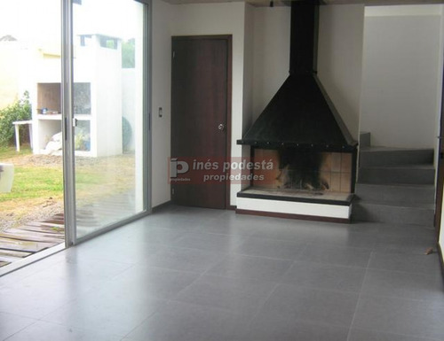 Casa En Pinares- Ref: 37553