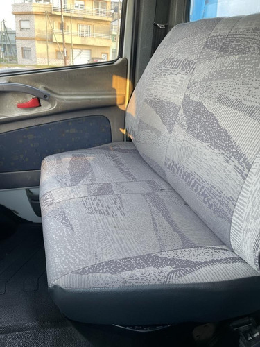 Imagen 5 de 5 de Mercedes Benz 1218