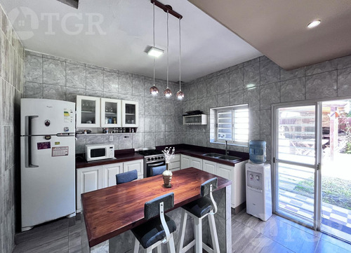 Venta De Distinguida Casa En Hurlingham