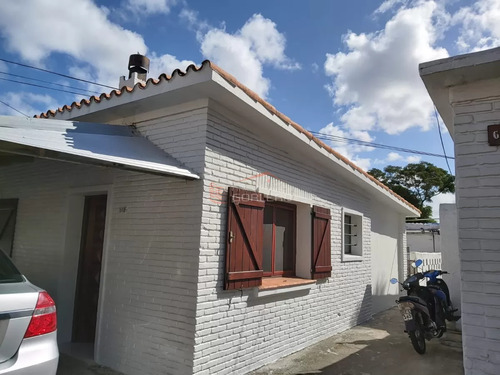 Venta De Casa + 2 Apartamentos Y 1 Local En Centro Maldonado