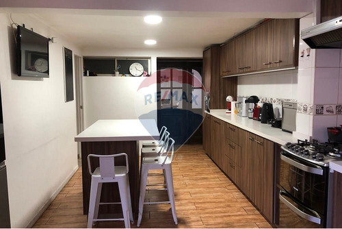 Casa Con Piscina, Quincho Y Cocina Renovada