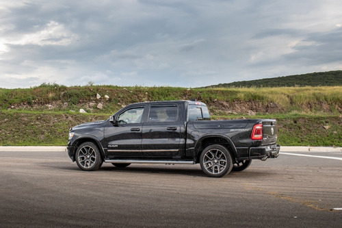 Imagen 6 de 15 de Dodge Ram 1500 4x4 Crew Cab Mild Hybrid Laramie Sport 2020