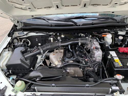 Mitsubishi L200 2.4 Cabina Doble 4x2 Mt