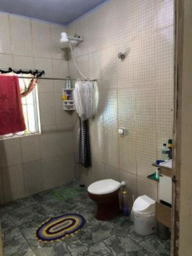 Imagem 11 de 23 de Chácara No Bairro Chácaras Glória, Em Itanhaém, Litoral Sul De São Paulo. Possui Espaço Para Piscina, Árvores Frutíferas E Vaga Para 10 Automóveis.