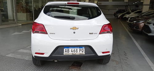 Chevrolet Onix Ltz Mt 2017 Forestcar Balbin #5