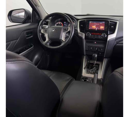 Mitsubishi L200 Triton 2.4 16V TURBO DIESEL SPORT HPE-S CD 4P 4X4 AUTOMÁTICO