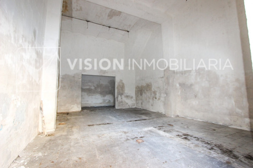 Oportunidad Venta Padron Unico Local De 71 M2 Y 5 Mts De Altura Baños Con Vivienda De Altos 61 M2 Ambientes Enormes Cocina Y Baño Completo Terraza Patio Balcones Barrio De Los Judíos Arenal Grande