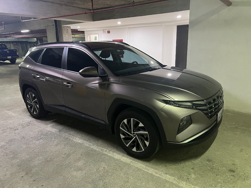 Camioneta Marca Hyundai Modelo Tucson Año 2023, Color Bronce