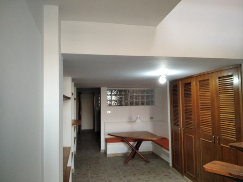 Mh Casa En Venta Ubicada Guaparo Piscina Calle Cerrada Con Vigilancia 670mts2