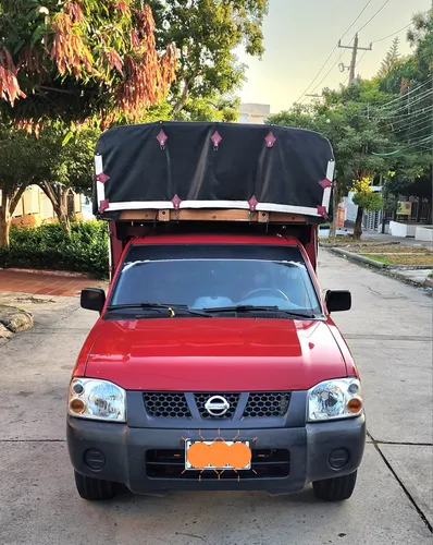 Nissan D22 Np300 2.4 4x2 Estaca 2013