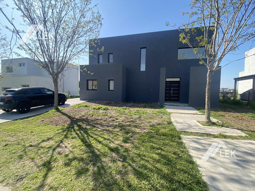 Impecable Casa Con Pileta En San Matias! Acepta Permuta Menor Valor... Mono O 2 Amb Caba
