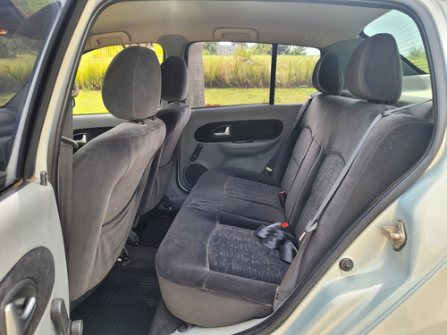 Clio Sedan Privilége 1.6 16v (flex)