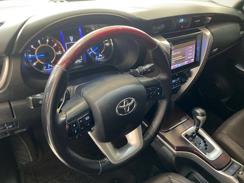 Imagem 5 de 15 de Toyota Hilux Sw4 2.8 Srx 4x4 7 Lugares 16v Turbo