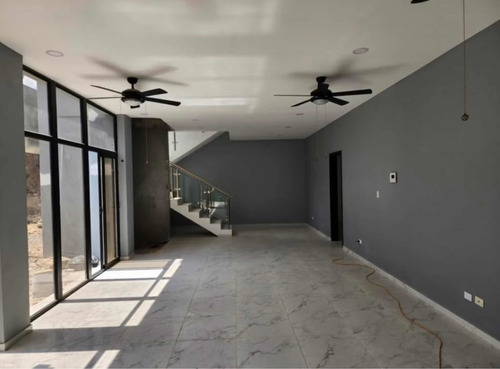 Imagen 4 de 15 de Moderna Casa En Venta! A Estrenar