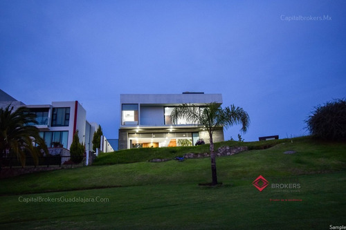 Imagen 9 de 30 de Casa En Venta En Valle Imperial Zapopan Dentro Del Campo De