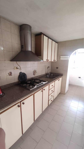 Apartamento En Alquiler Urb. San Jacinto Maracay