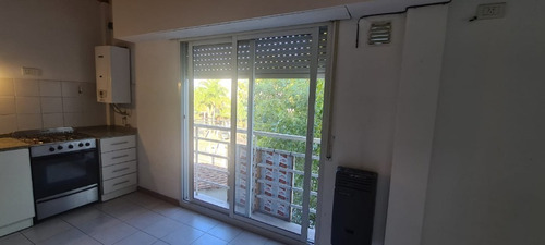 Imagen 3 de 14 de Departamento De 2 Ambientes Con Balcon En Venta - Moron Norte