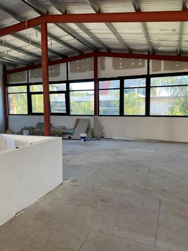 Imagen 3 de 12 de Amplio Salón - Oficina - Ituzaingó Norte - Venta - Alquiler - 700 M2 P Alta