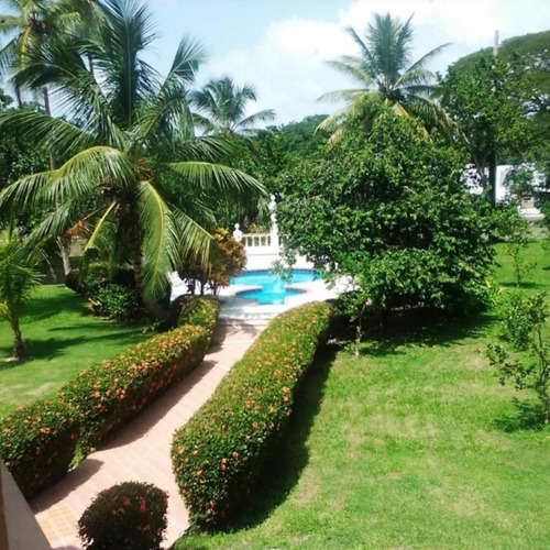 Venta Casa De Dos Niveles En San Francisco De Macoris