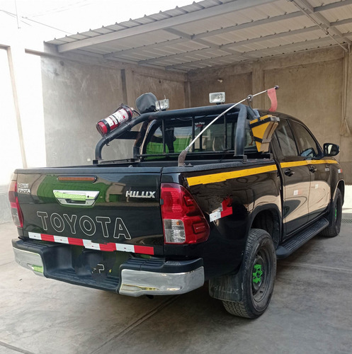 Alquiler De Camionetas Pick Up 4x4 Toyota Hilux Y Minivan