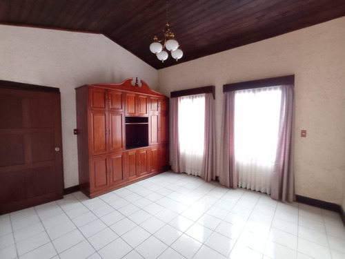 Imagen 23 de 29 de Vendo Hermosa Y Amplia Casa, Estilo Colonial, Sector Preferencial, Alta Plusvalia Y Seguridad
