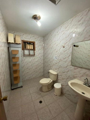 Local Comercial En Venta - Urb. Santa Monica