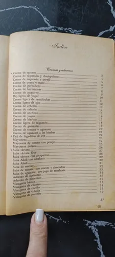 Libro De Cremas Y Aderezos (Usado)
