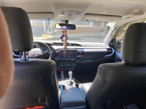Toyota Hilux 2.8 Cd Srx 177cv 4x4 At 2017
