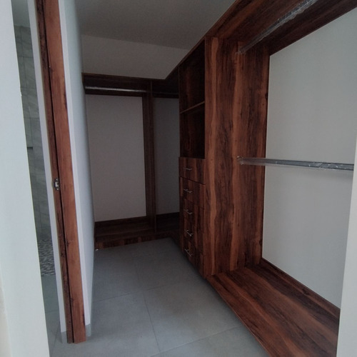 Casas En Venta En El Condado, Jardín, 3 Recamaras, Una En Pb, De Lujo !