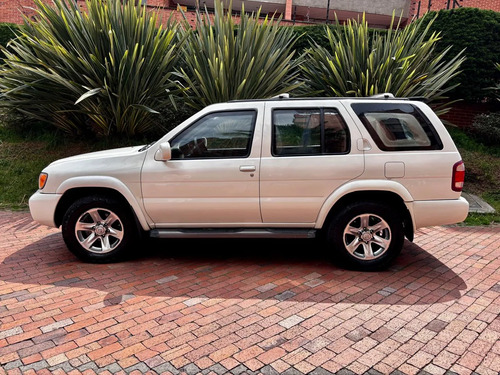 Nissan Pathfinder 3.5 Se Blindaje 3 At