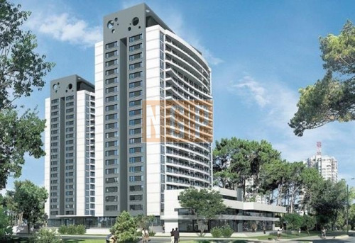 Excelente Ubicación! Espectacular Torre Con Todos Los Servicios Ideal Para Vivir Todo El Año-ref:12693