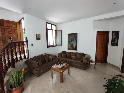 Casa Quinta De 1 Nivel En Venta - Urb. El Bosque - Valencia